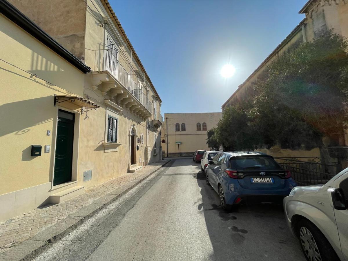 Hotel Casa Crispi Noto Exterior foto