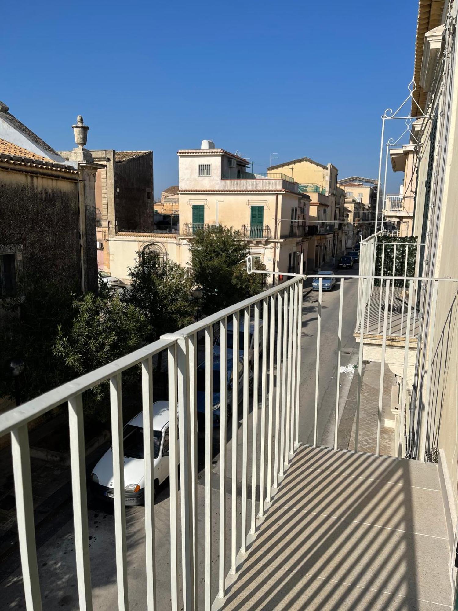 Hotel Casa Crispi Noto Exterior foto